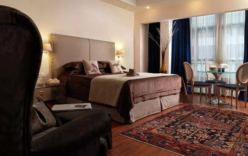 ホテル Best Western Plus Embassy