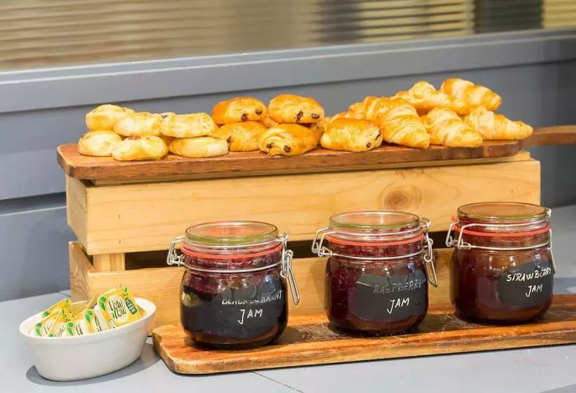 Bonnington Hotel & Leisure Centre