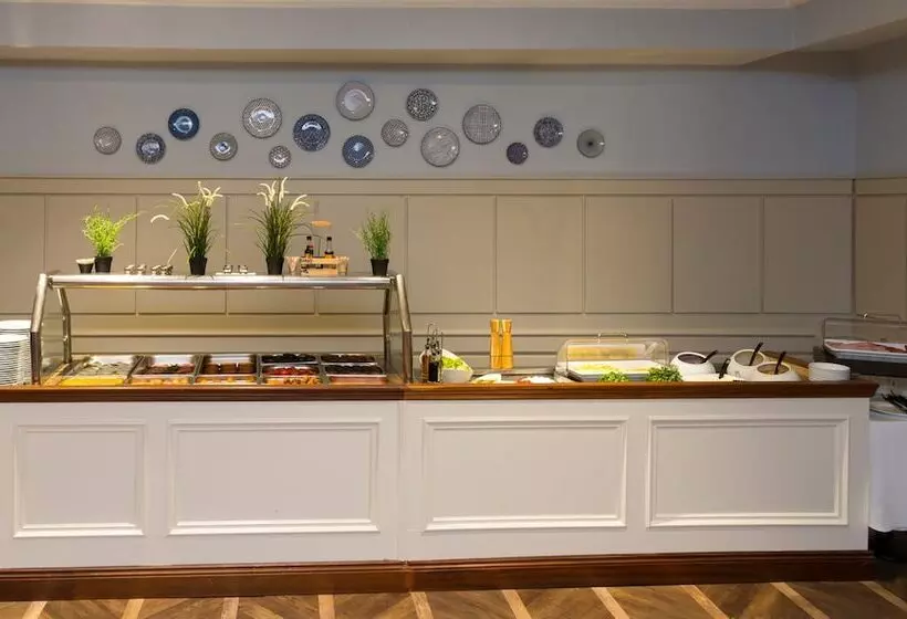 Bonnington Hotel & Leisure Centre