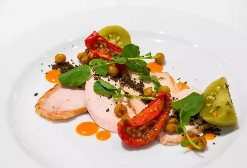 Bonnington Hotel & Leisure Centre