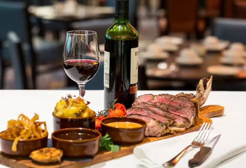 Bonnington Hotel & Leisure Centre