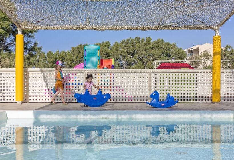 בית מלון כפרי Civitel Creta Beach