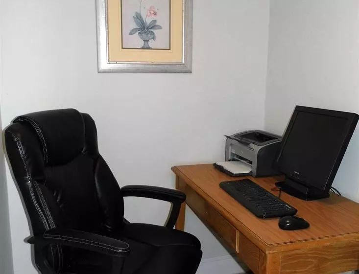 酒店 Bradford Inn & Suites