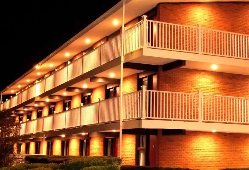 酒店 Bradford Inn & Suites