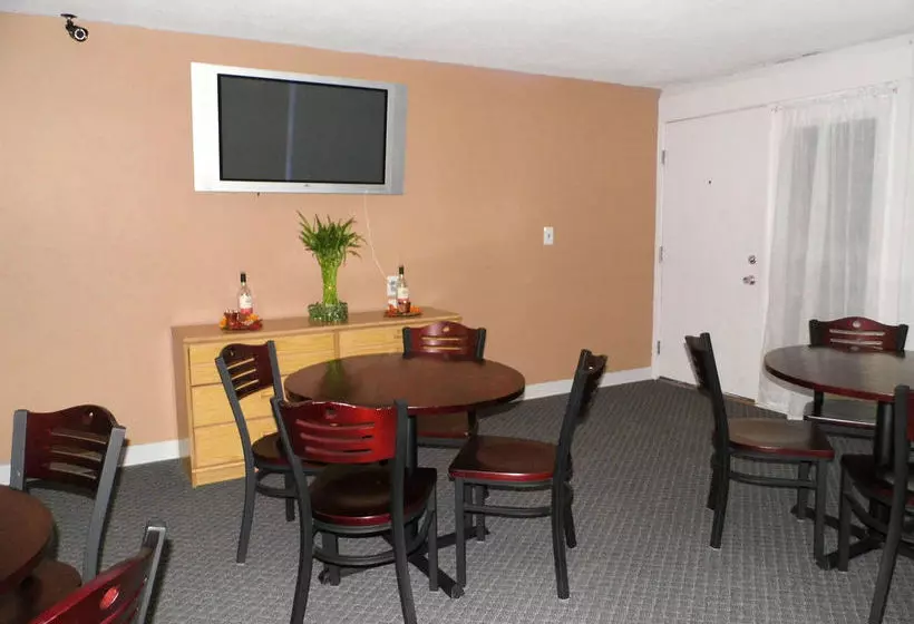 酒店 Bradford Inn & Suites