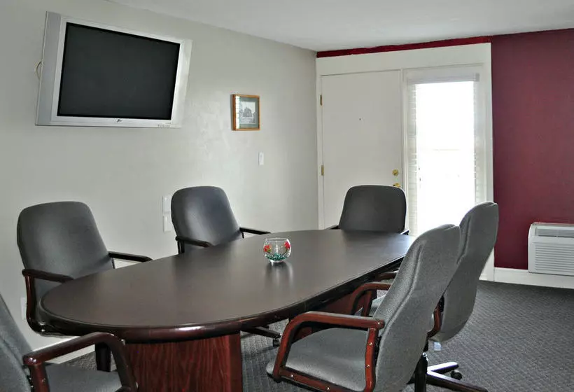 酒店 Bradford Inn & Suites