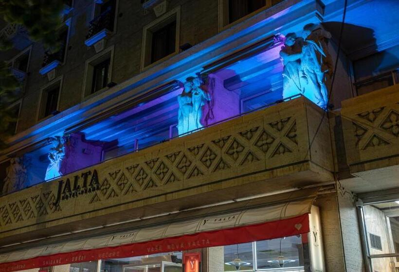 هتل Jalta Boutique