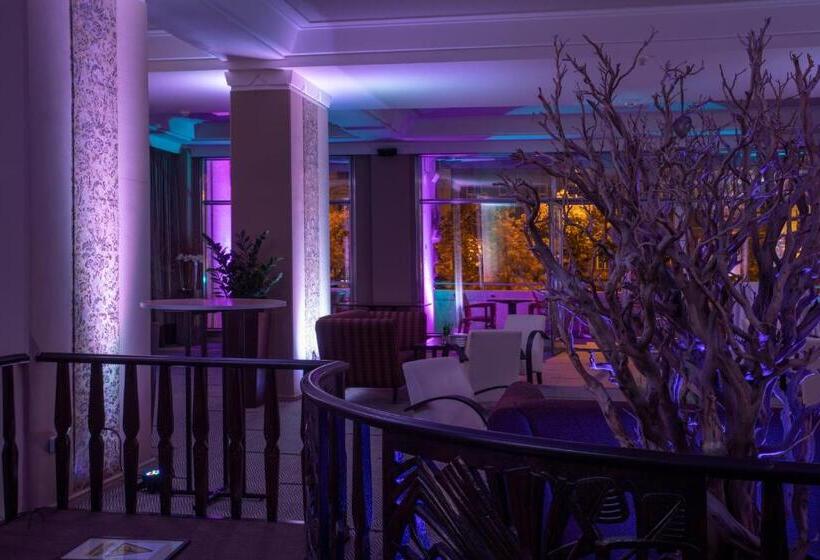 هتل Jalta Boutique