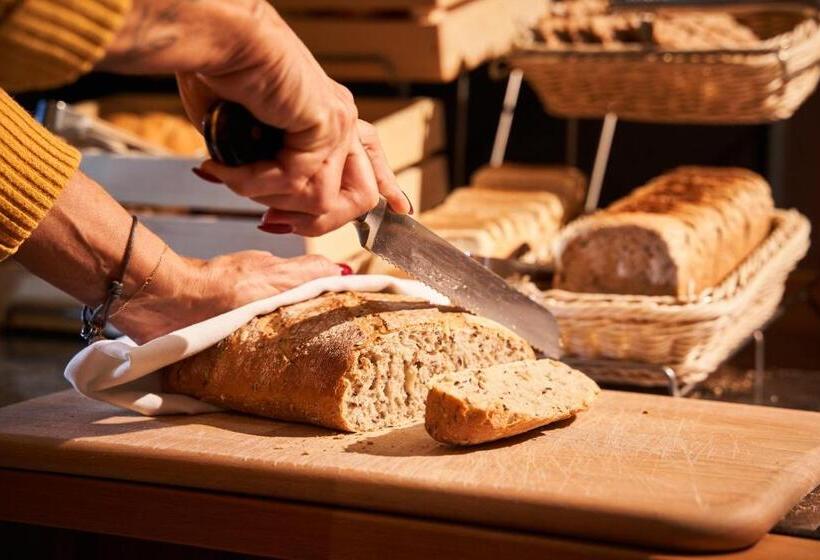 هتل Jalta Boutique