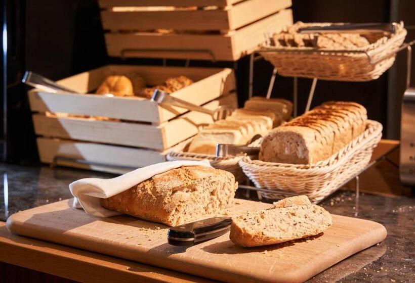 هتل Jalta Boutique