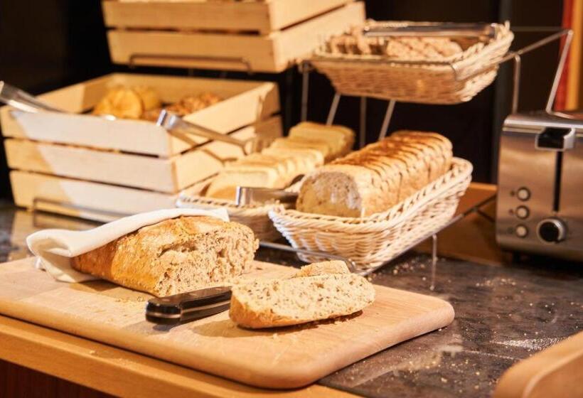 هتل Jalta Boutique