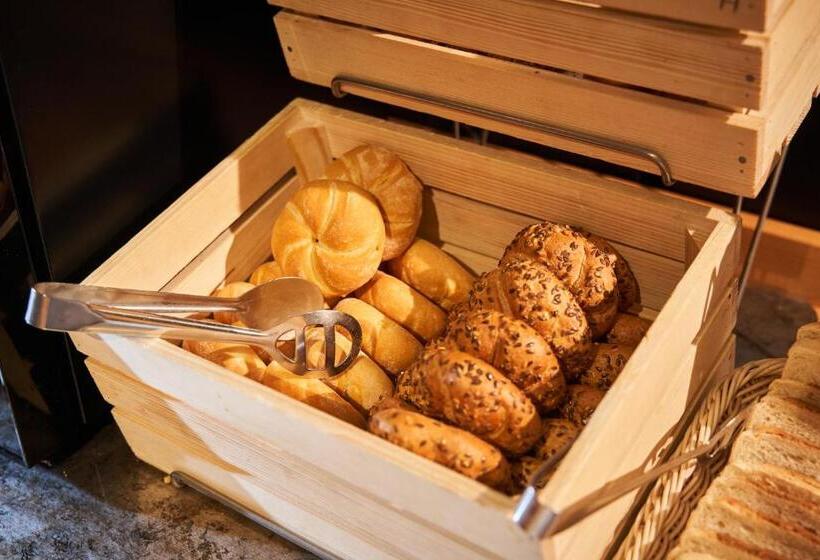 هتل Jalta Boutique