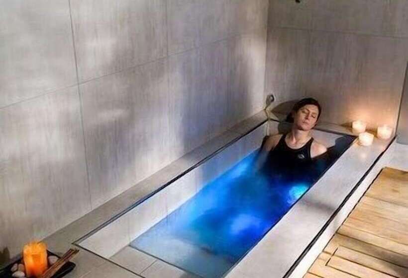 فندق Universal Terme