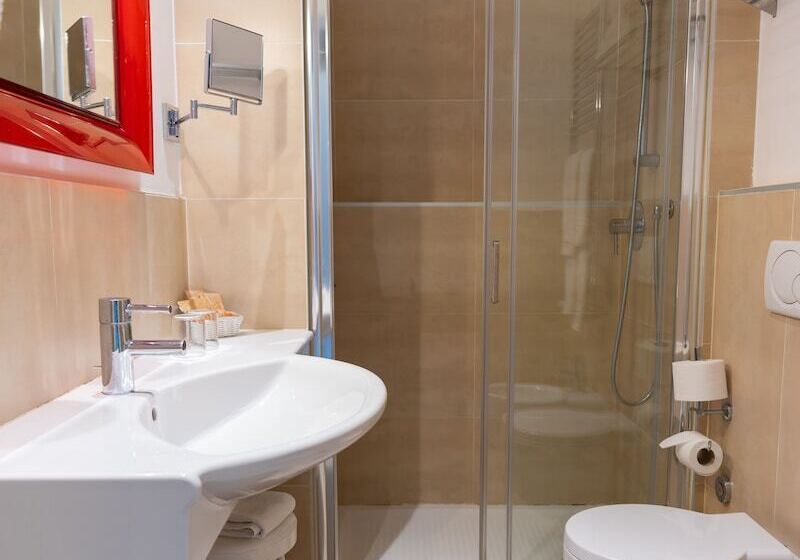 فندق Universal Terme