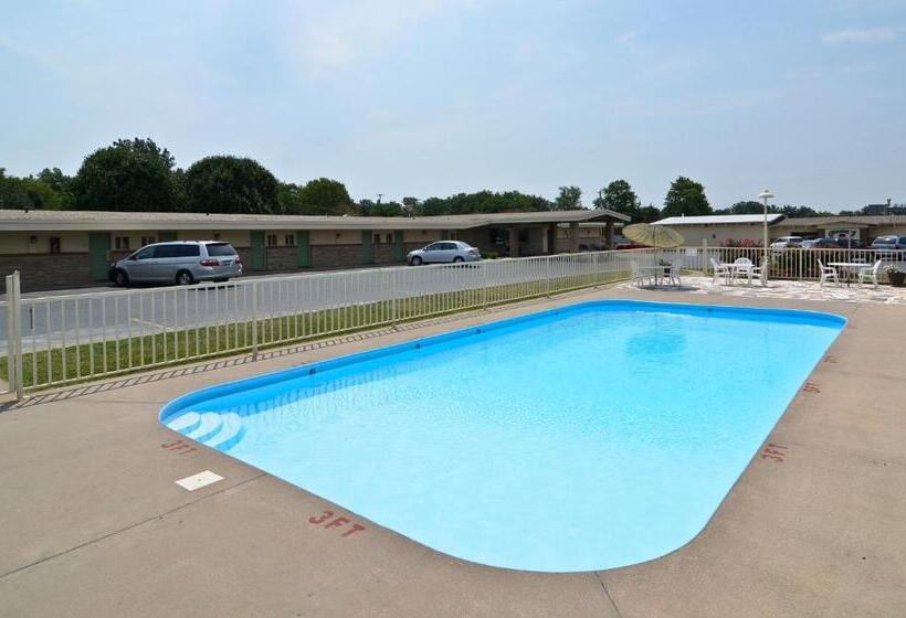 Отель Americas Best Value Inn Iola