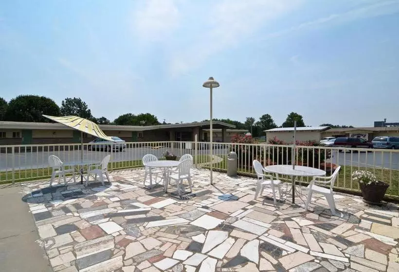 ホテル Americas Best Value Inn Iola