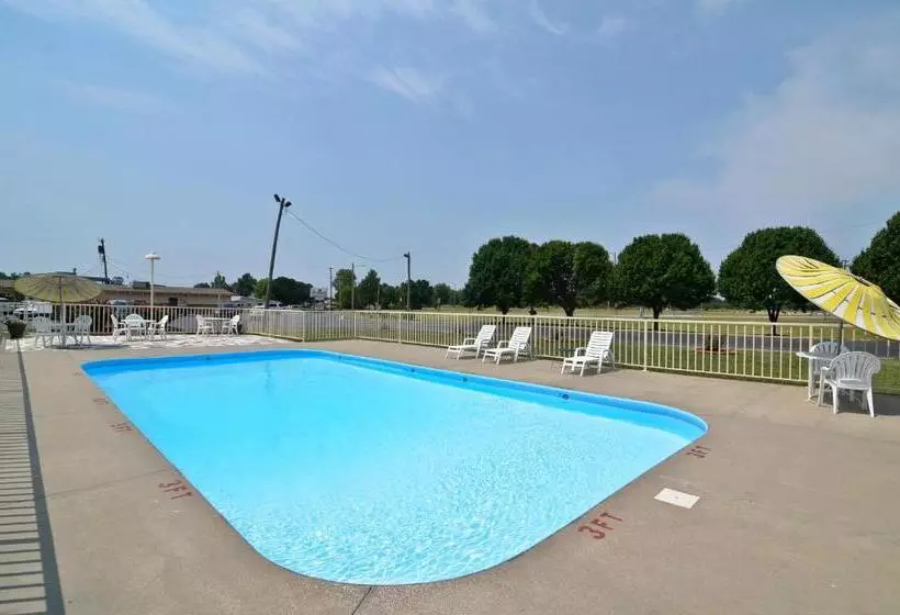 ホテル Americas Best Value Inn Iola