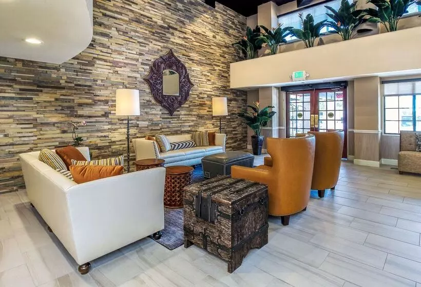 ホテル Best Western Plus Carpinteria Inn