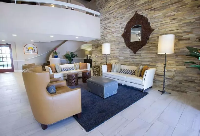 ホテル Best Western Plus Carpinteria Inn