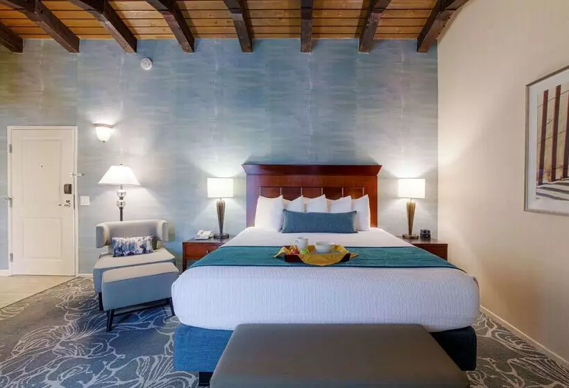 ホテル Best Western Plus Carpinteria Inn