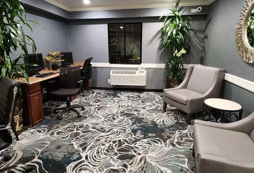 ホテル Best Western Plus Carpinteria Inn