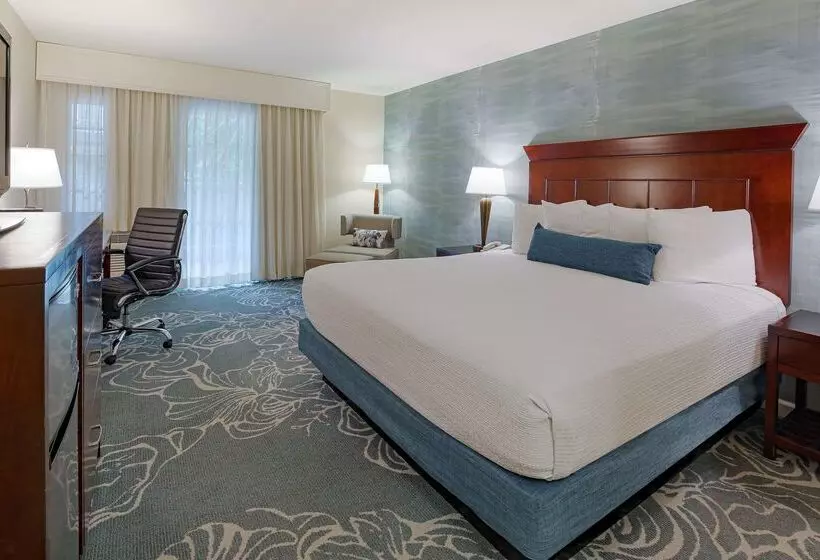 ホテル Best Western Plus Carpinteria Inn