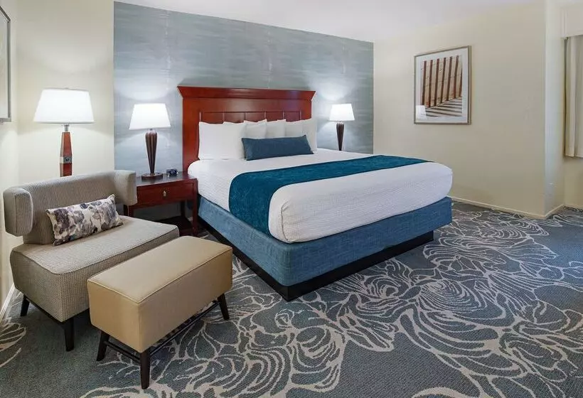 ホテル Best Western Plus Carpinteria Inn