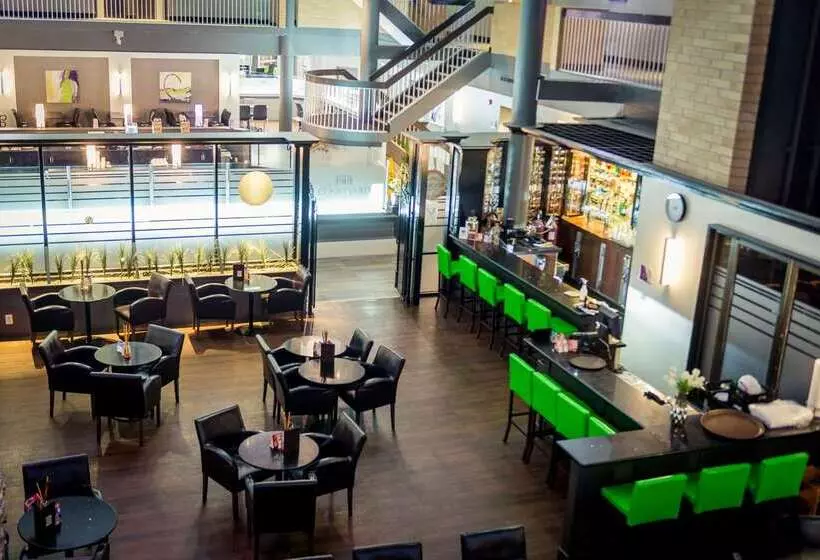 בית מלון כפרי Best Western Plus Village Park Inn