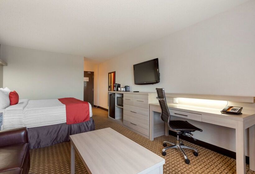 هتل Best Western Plus Village Park Inn