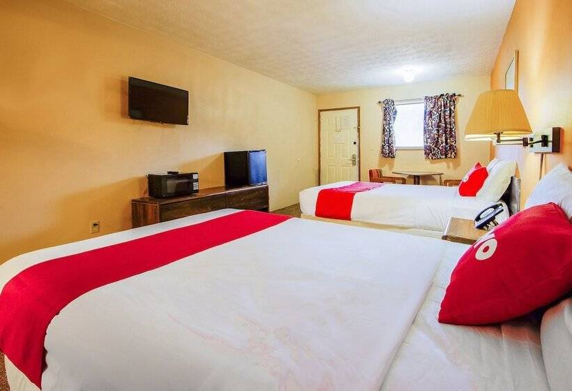 OYO Hotel Chapmanville Inn, WV - Hwy 119