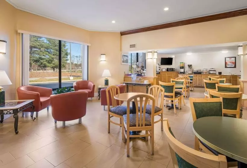 Отель Econo Lodge