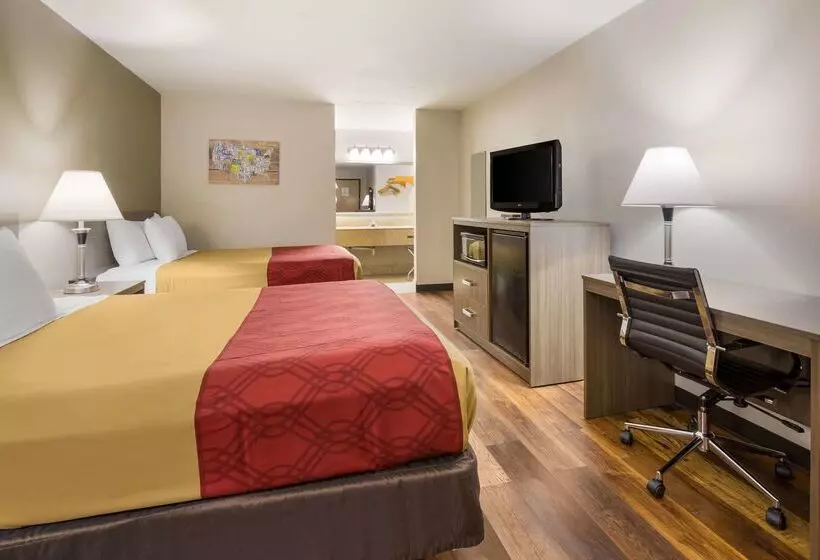 Отель Econo Lodge