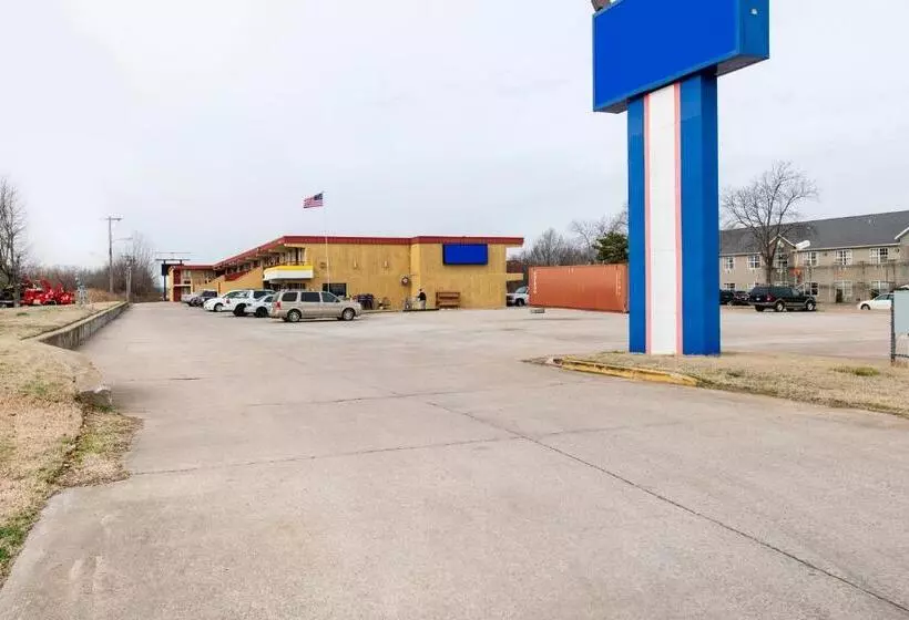 호텔 Days Inn Airport