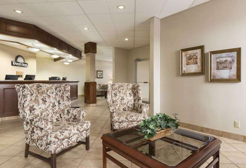 هتل Days Inn By Wyndham Brockville