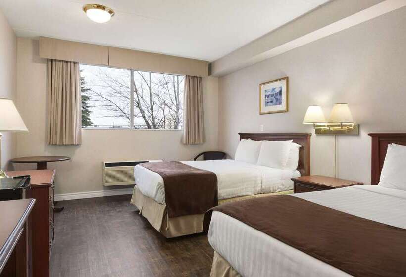 هتل Days Inn By Wyndham Brockville