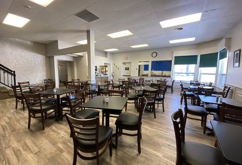 هتل Days Inn By Wyndham Brockville