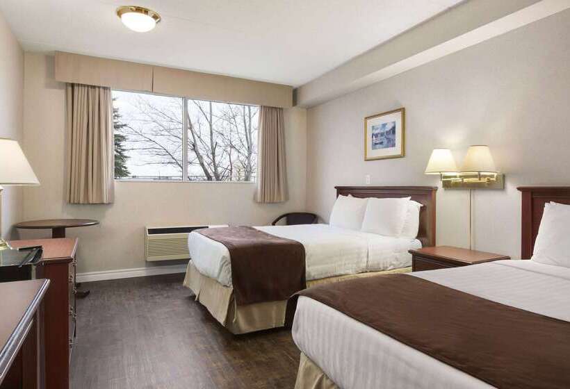 هتل Days Inn By Wyndham Brockville