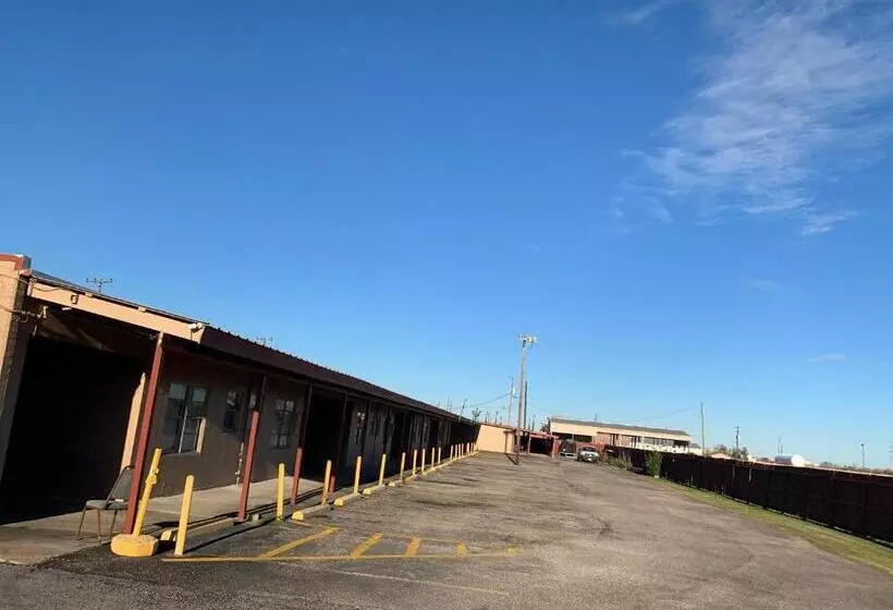 Отель Regency Inn & Suites By Oyo Bay City