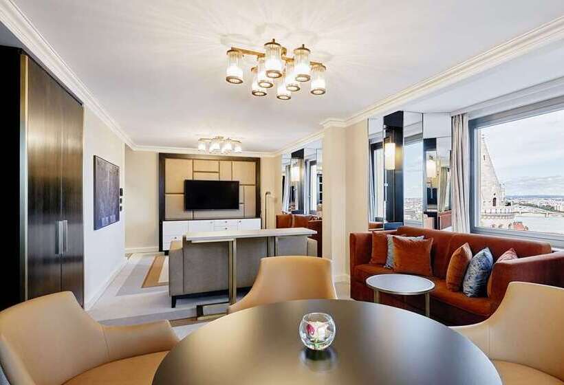 בית מלון כפרי Hilton Budapest