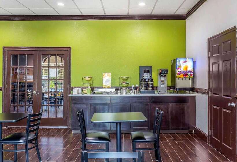 בית מלון כפרי Quality Inn Forsyth Near Ga Public Safety Training Center