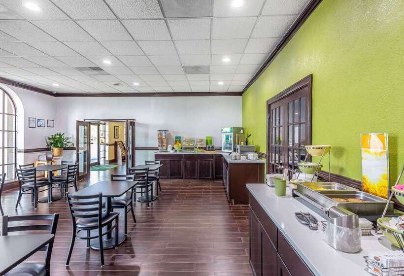 בית מלון כפרי Quality Inn Forsyth Near Ga Public Safety Training Center