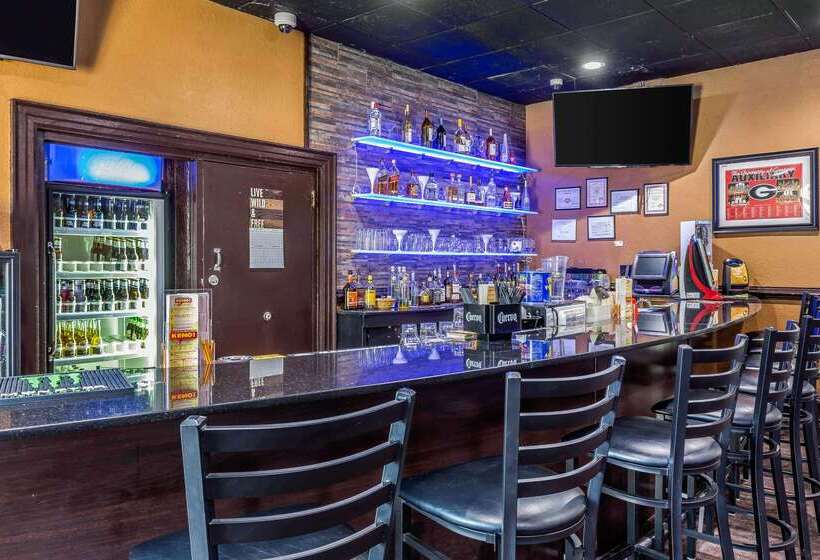 בית מלון כפרי Quality Inn Forsyth Near Ga Public Safety Training Center