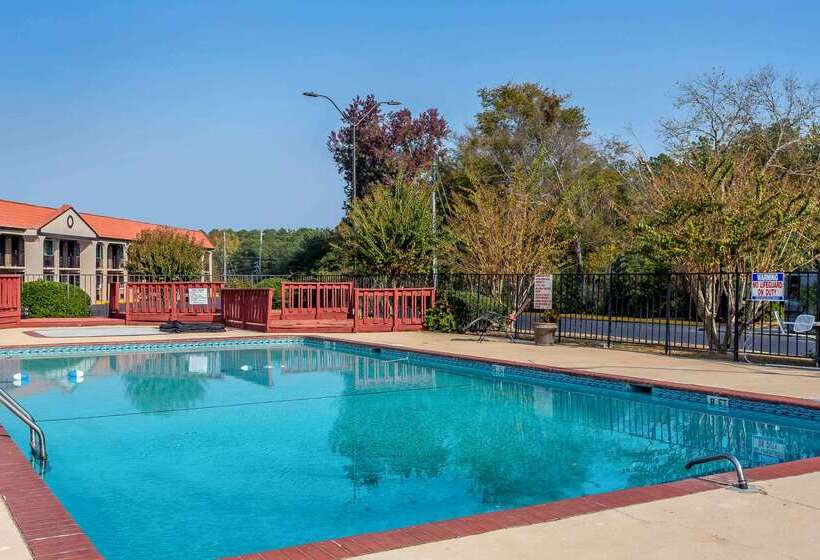 בית מלון כפרי Quality Inn Forsyth Near Ga Public Safety Training Center