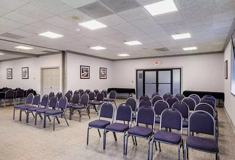 호텔 Quality Inn & Suites Greenville   Haywood Mall