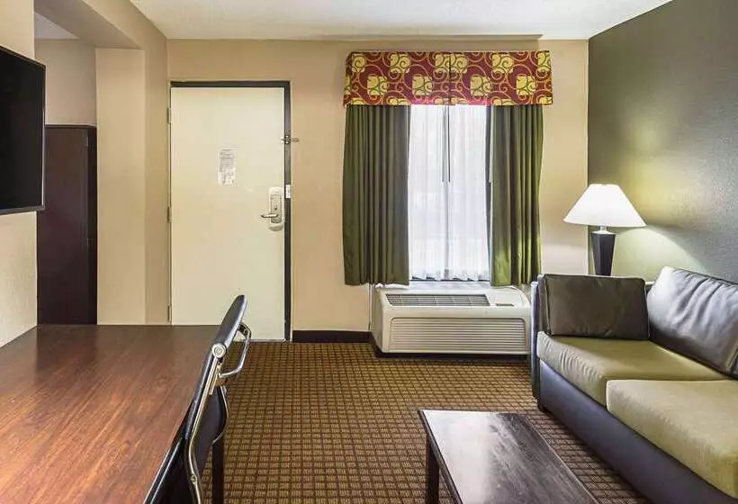 호텔 Quality Inn & Suites Greenville   Haywood Mall