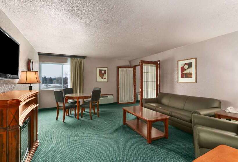 فندق Ramada By Wyndham Bismarck