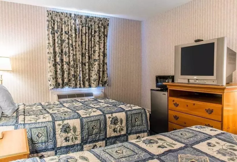 هتل Rodeway Inn Amish Country