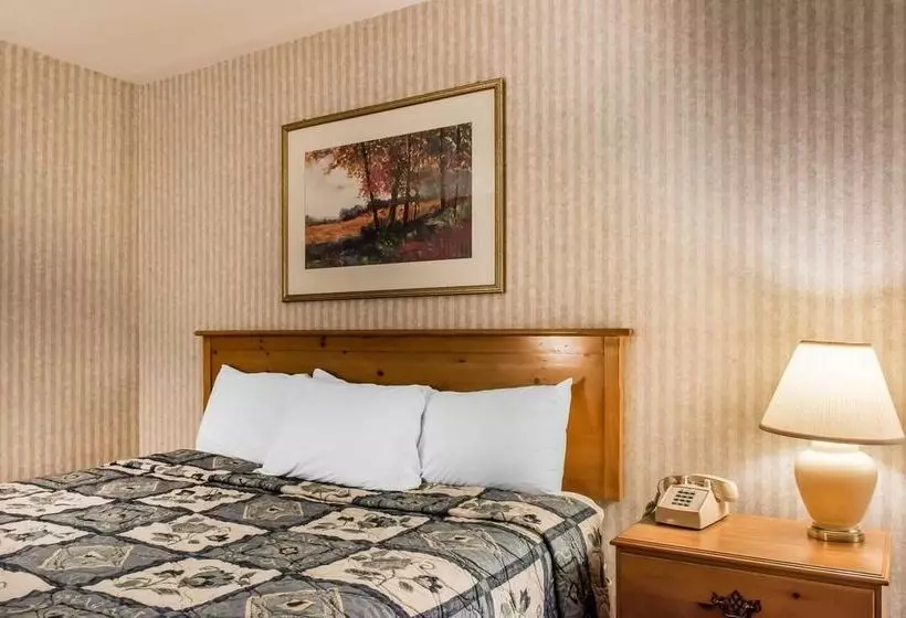 هتل Rodeway Inn Amish Country