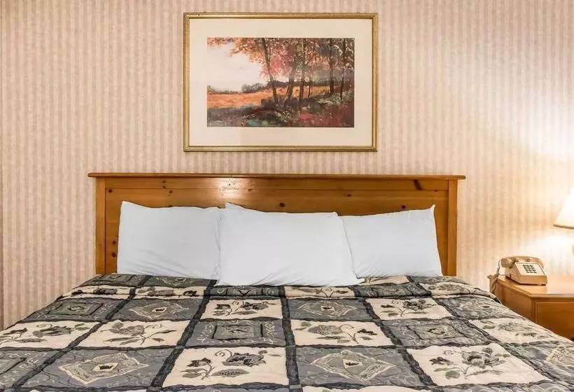 هتل Rodeway Inn Amish Country