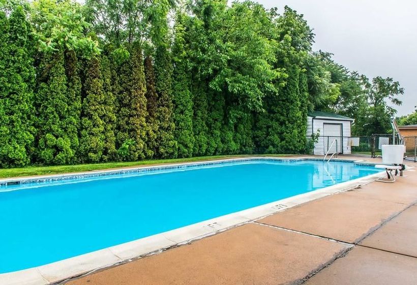 Отель Rodeway Inn Amish Country